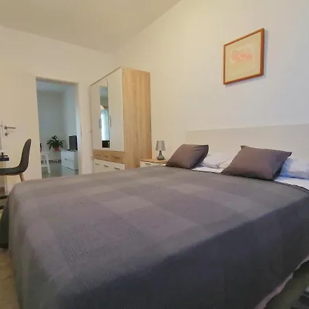 Dunja Apartment *