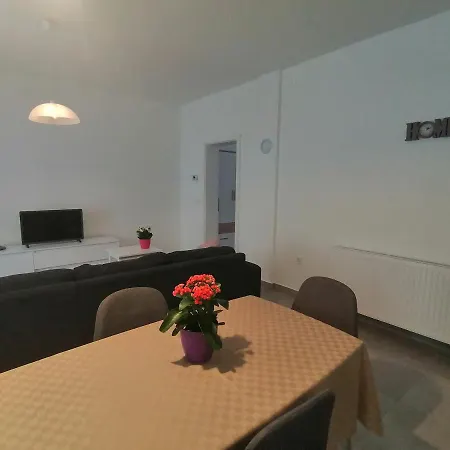 Dunja Apartment *